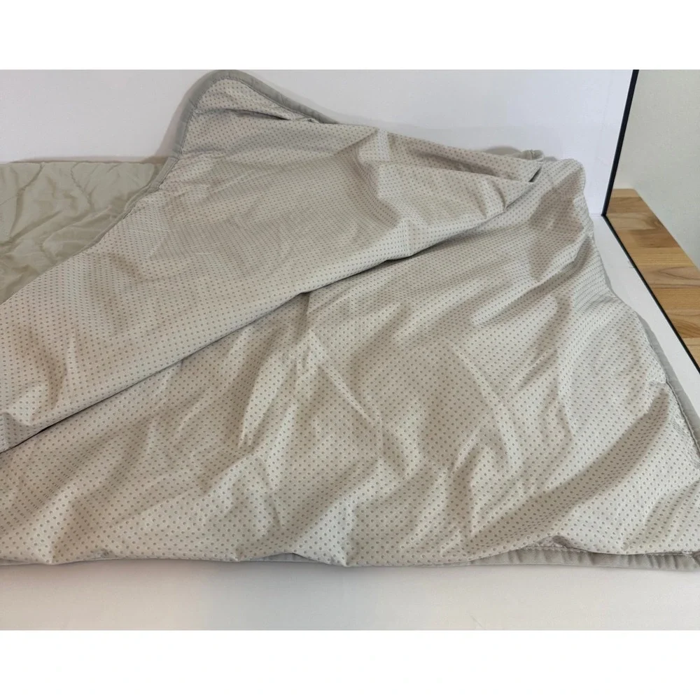 Chicute Cooling Pet Blanket Grey Quilted Non-Slip Mat 70x57 Large Dog Cat Bed